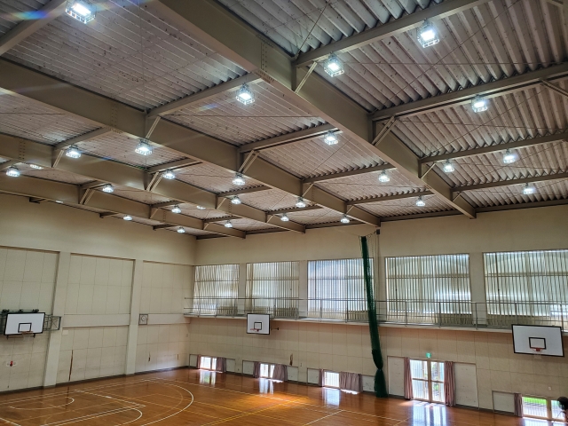 体育館 エアコン 補助金